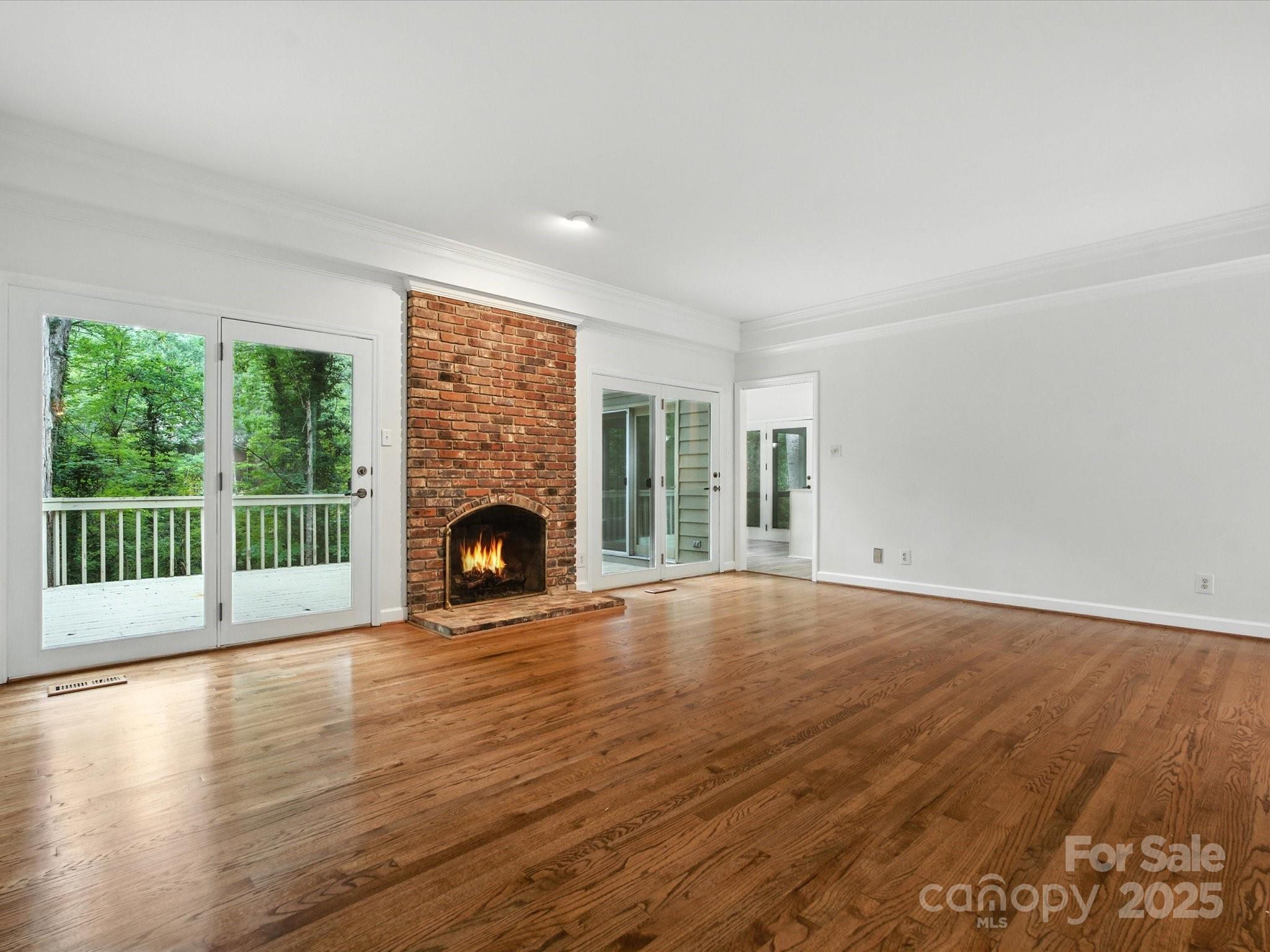 RIVER HILLS - Residential