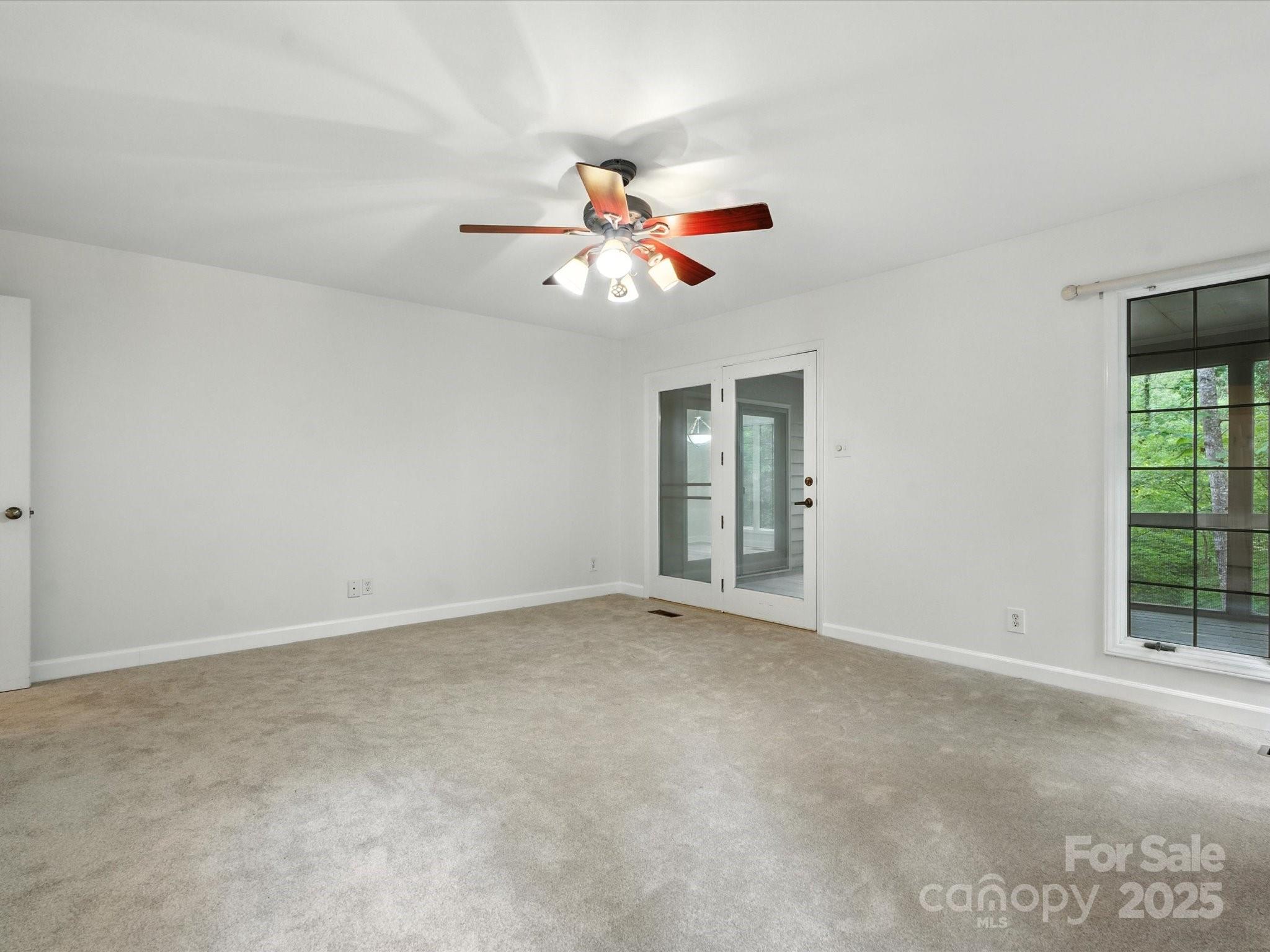 RIVER HILLS - Residential