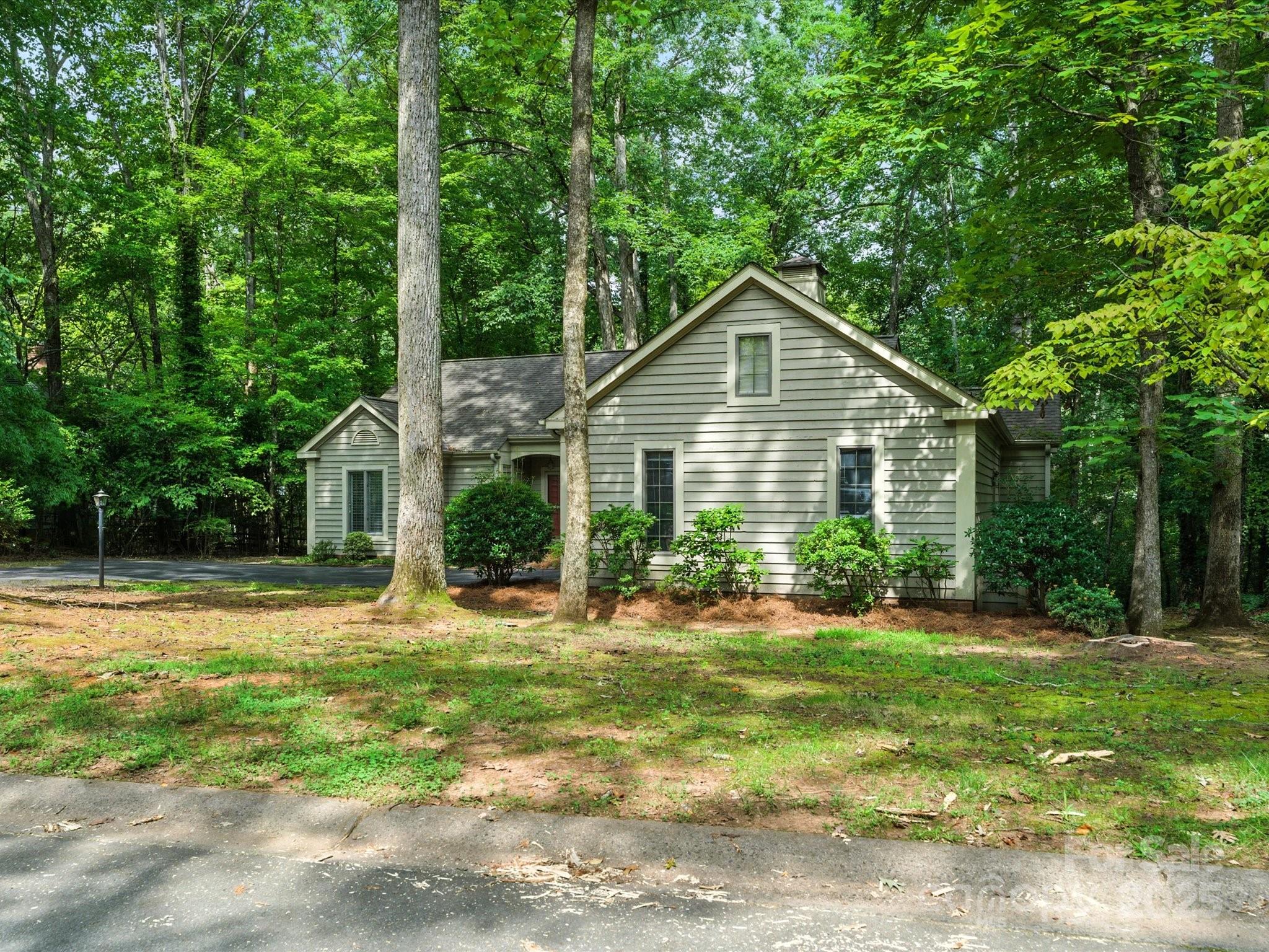 RIVER HILLS - Residential