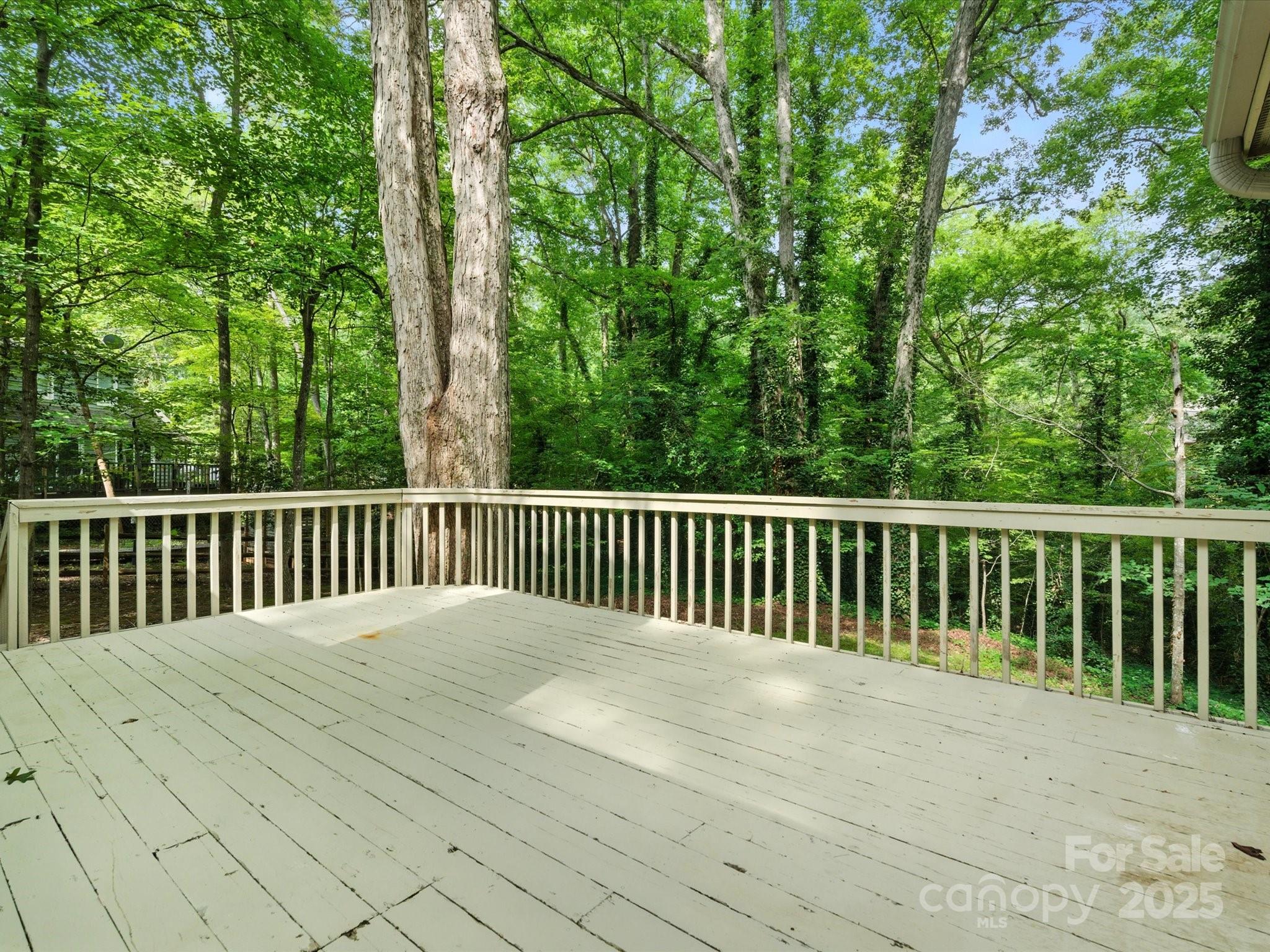 RIVER HILLS - Residential