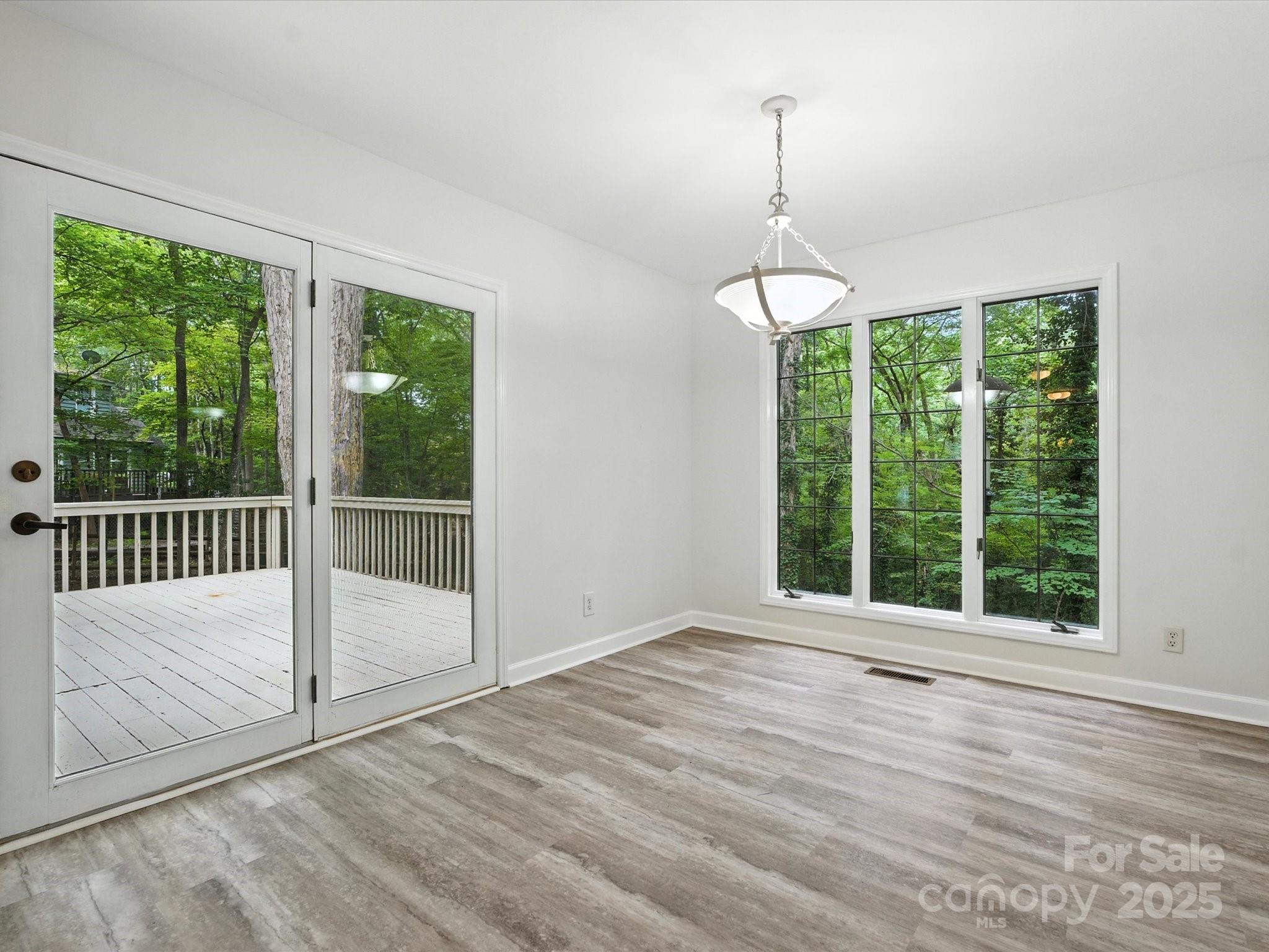 RIVER HILLS - Residential