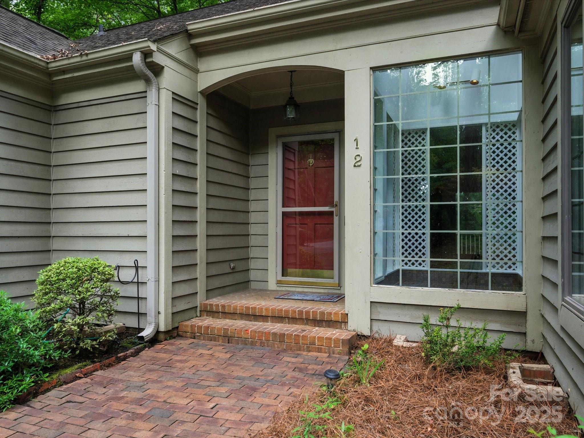 RIVER HILLS - Residential