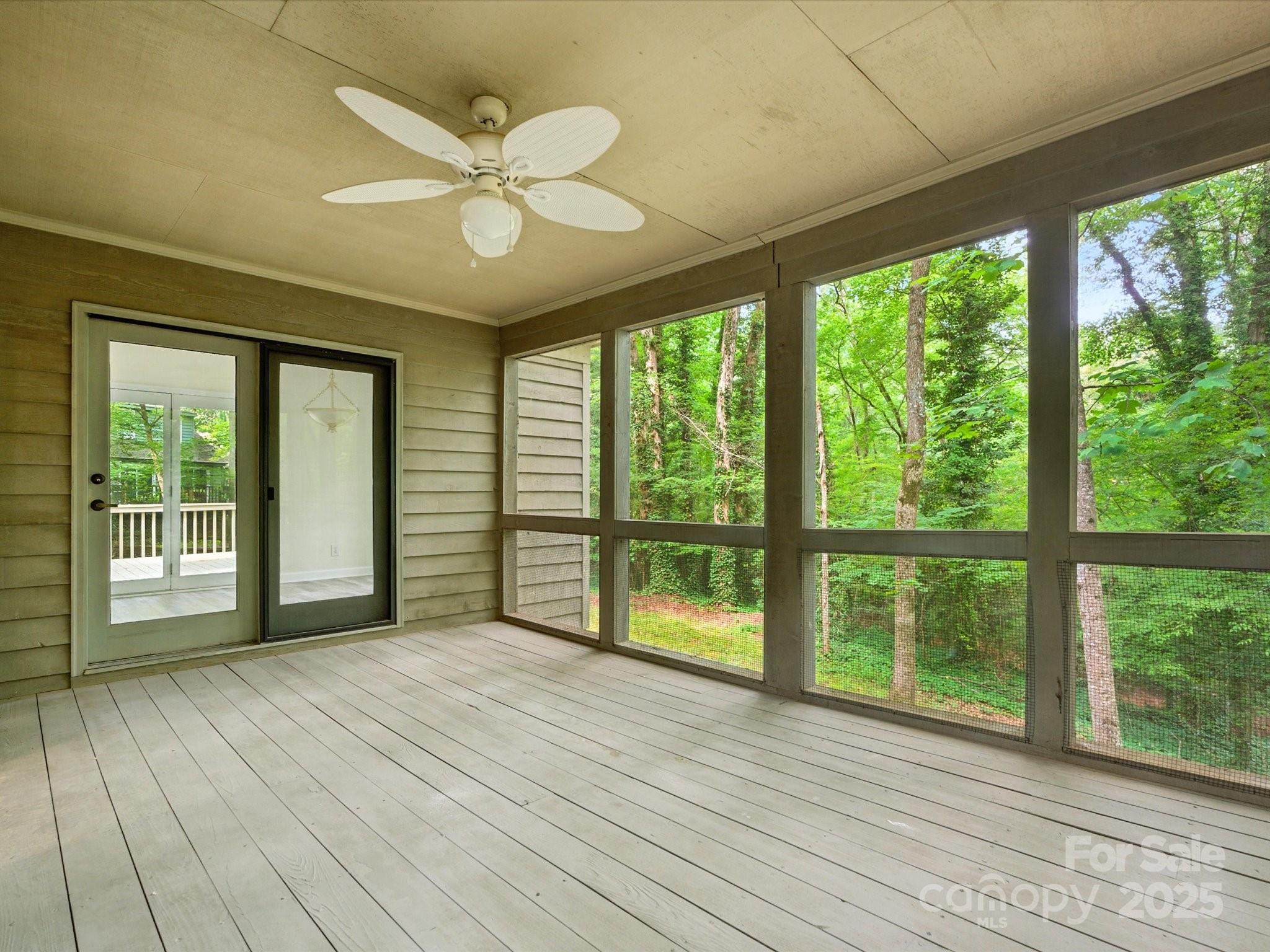 RIVER HILLS - Residential