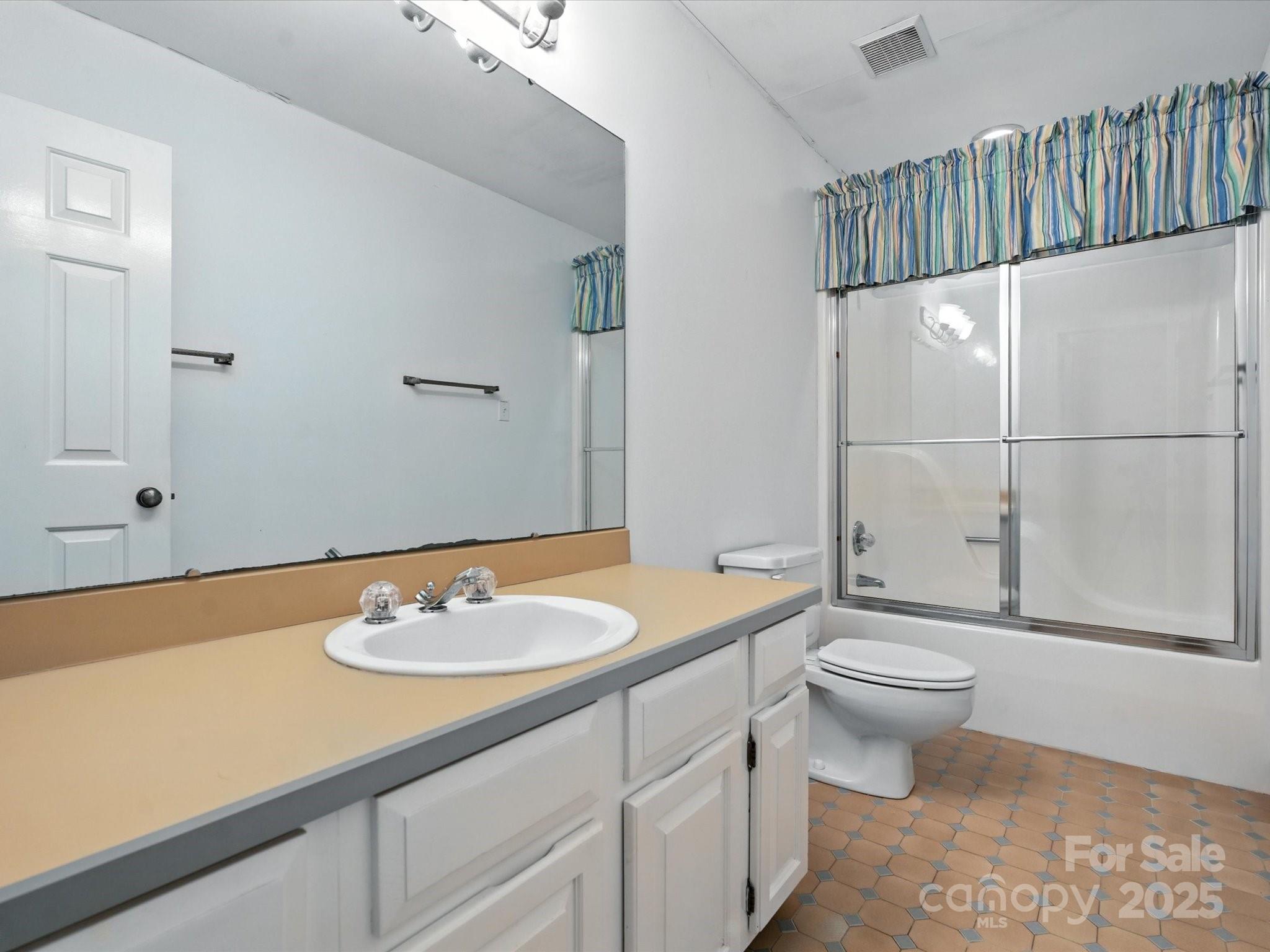 RIVER HILLS - Residential