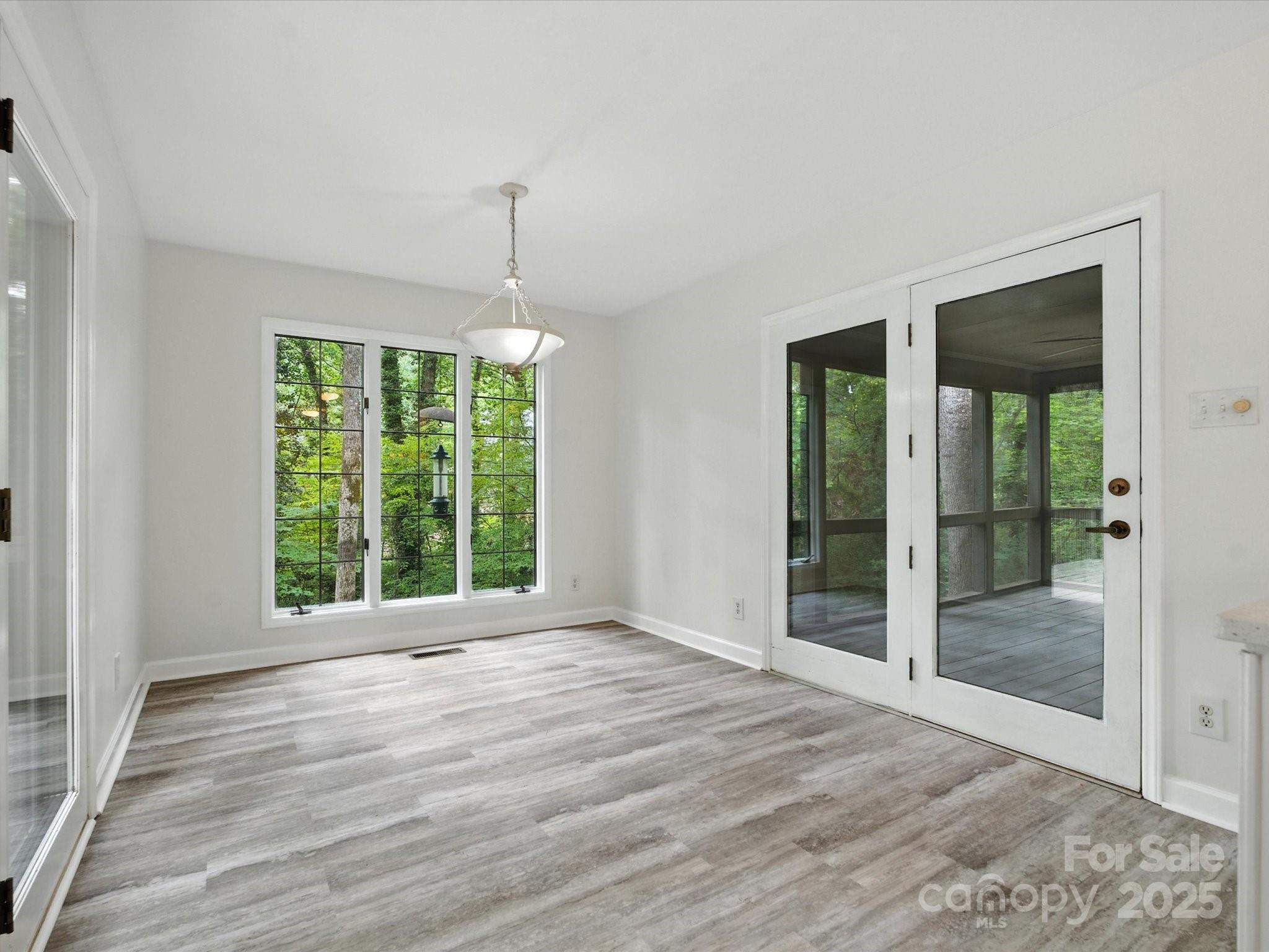 RIVER HILLS - Residential