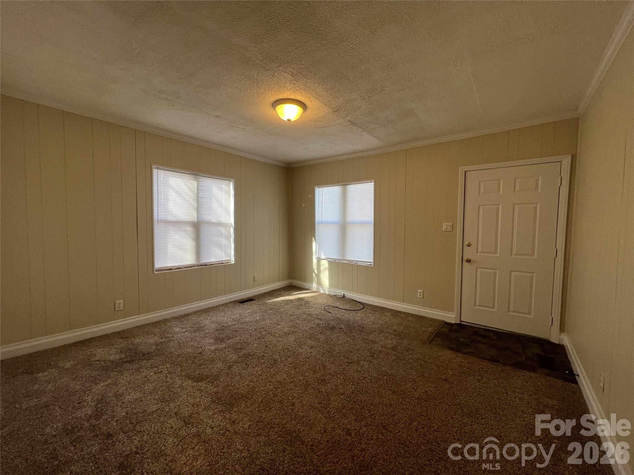 142 E Catawba Avenue
