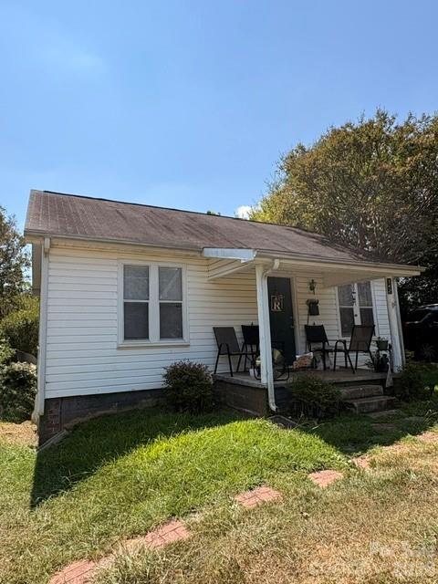 Photo of 142 E Catawba Avenue, Mount Holly, NC 28120 (MLS # 4420293)