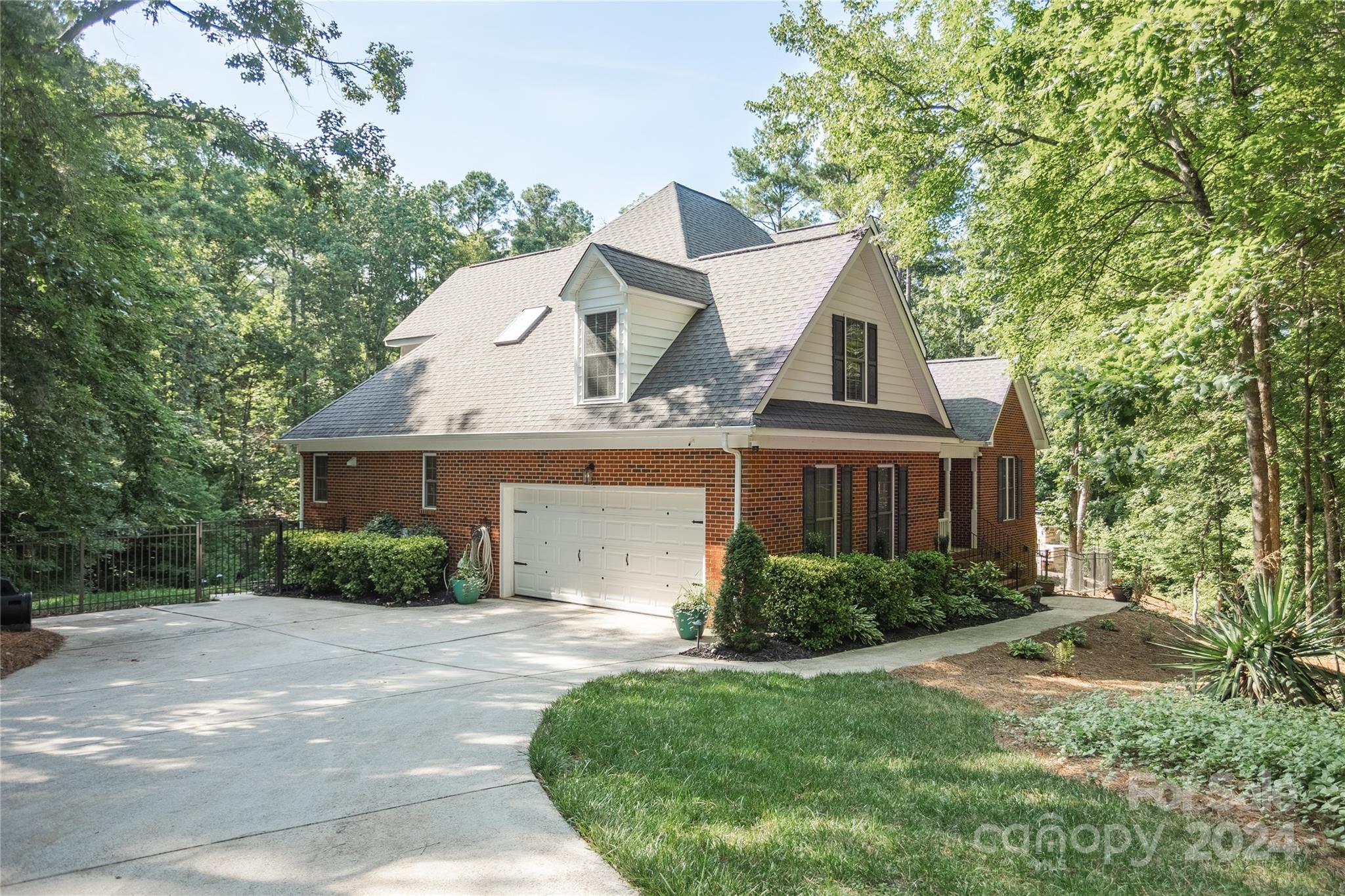 Mariners Bluff - Residential