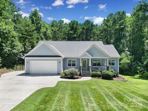 121 Holt Lane Mooresville NC 28117