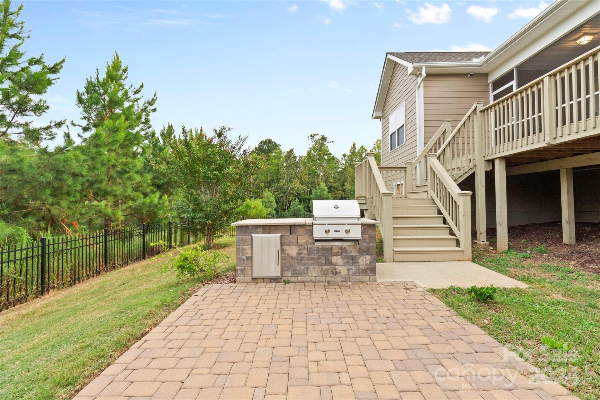 Tree Tops - Residential