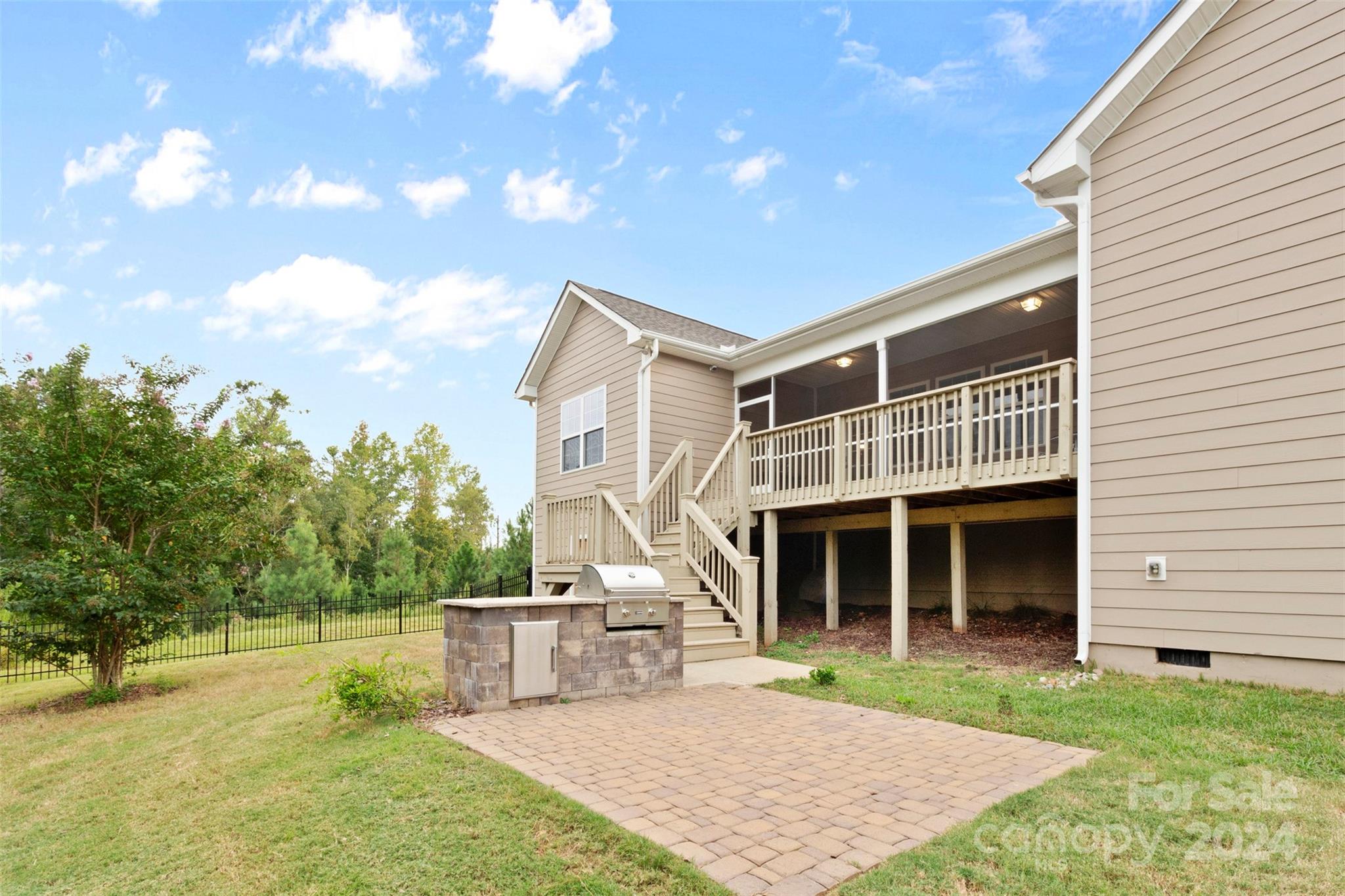 Tree Tops - Residential