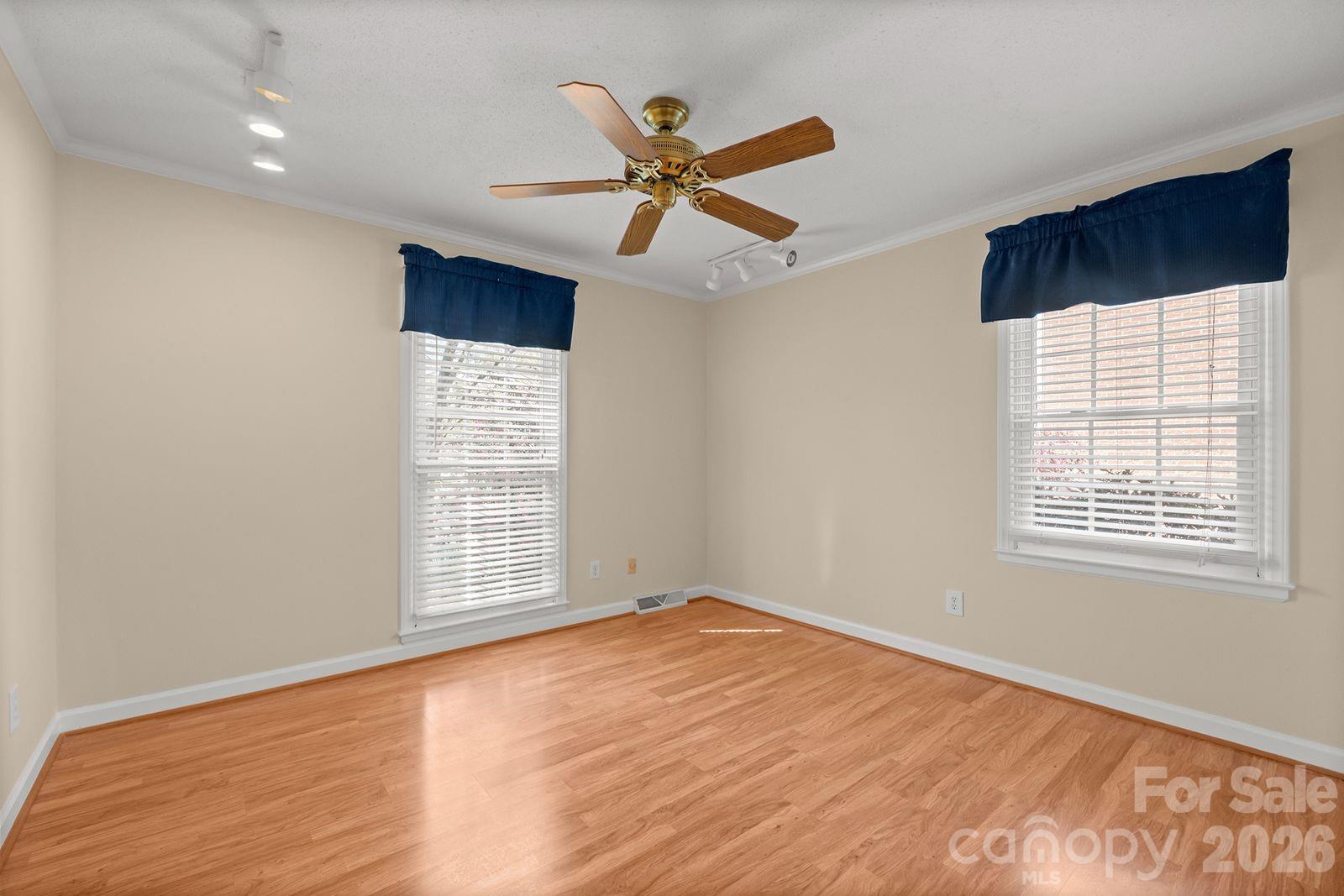 Ridgeloch - Residential