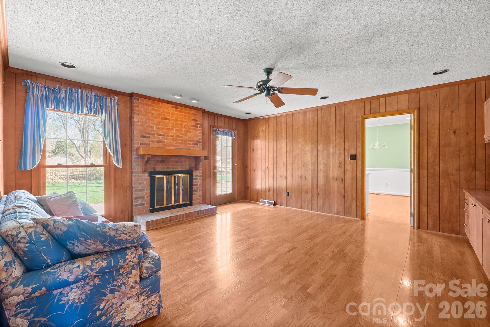 Ridgeloch - Residential