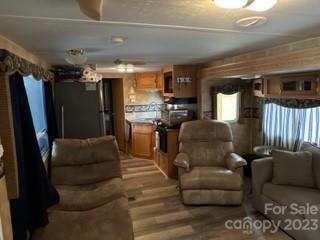 Twin Harbor - Residential