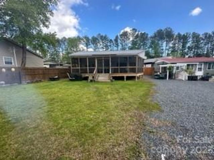 This property is located in Twin Harbor where you feel like you own a piece of heaven so much fun too much to list give me a call to see if this property is a good fit for your needs.  New furniture newly remodeled bathroom, new refrigerators (2).