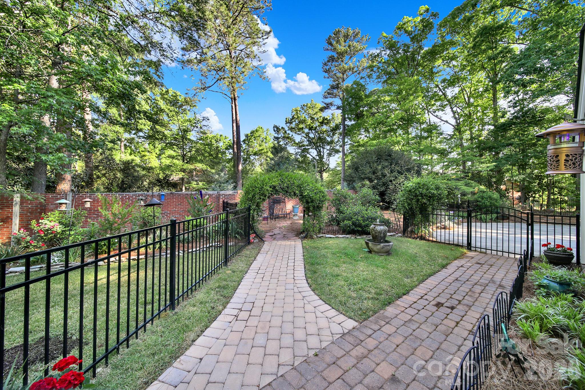 Forest Hills - Residential