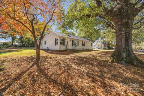 227 W 27th Street Newton NC 28658
