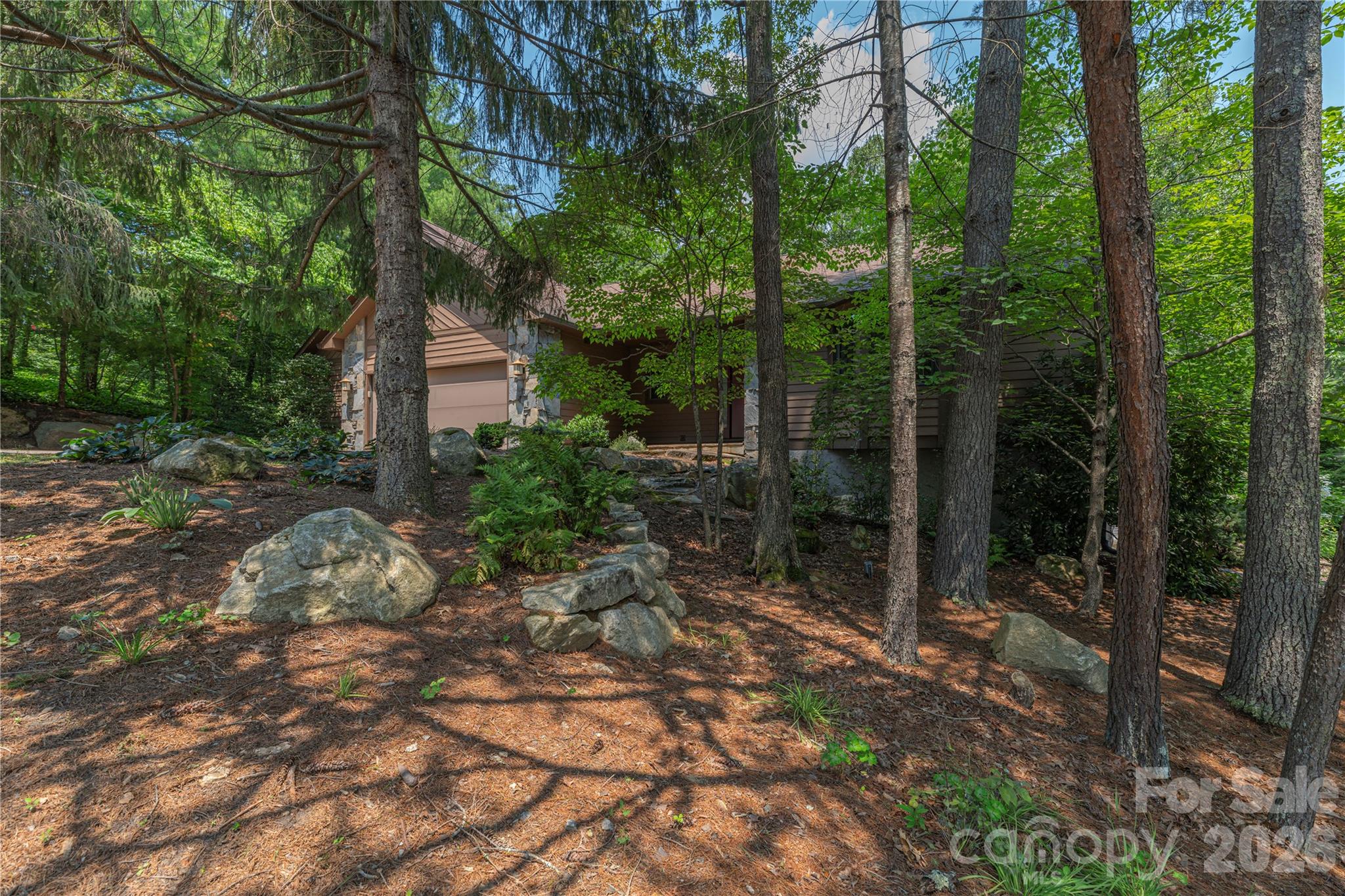35 Hillcreek Drive