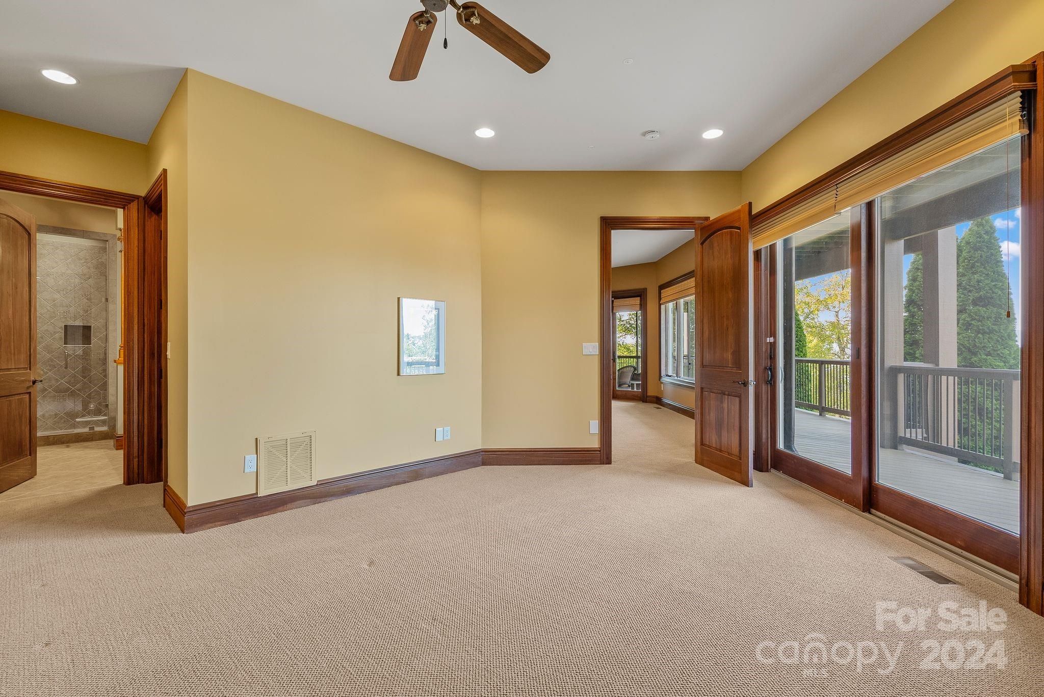 Reynolds Mountain - Residential