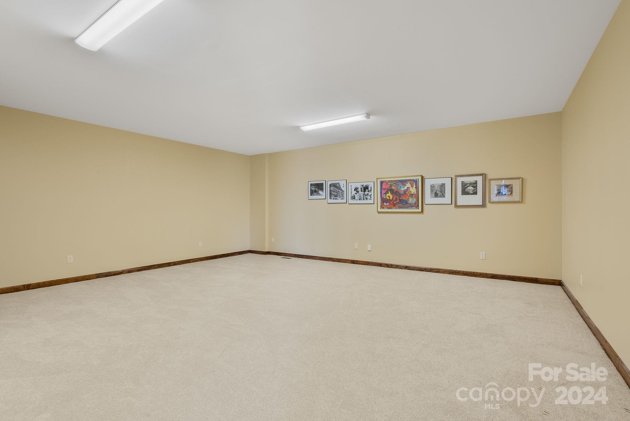 Reynolds Mountain - Residential