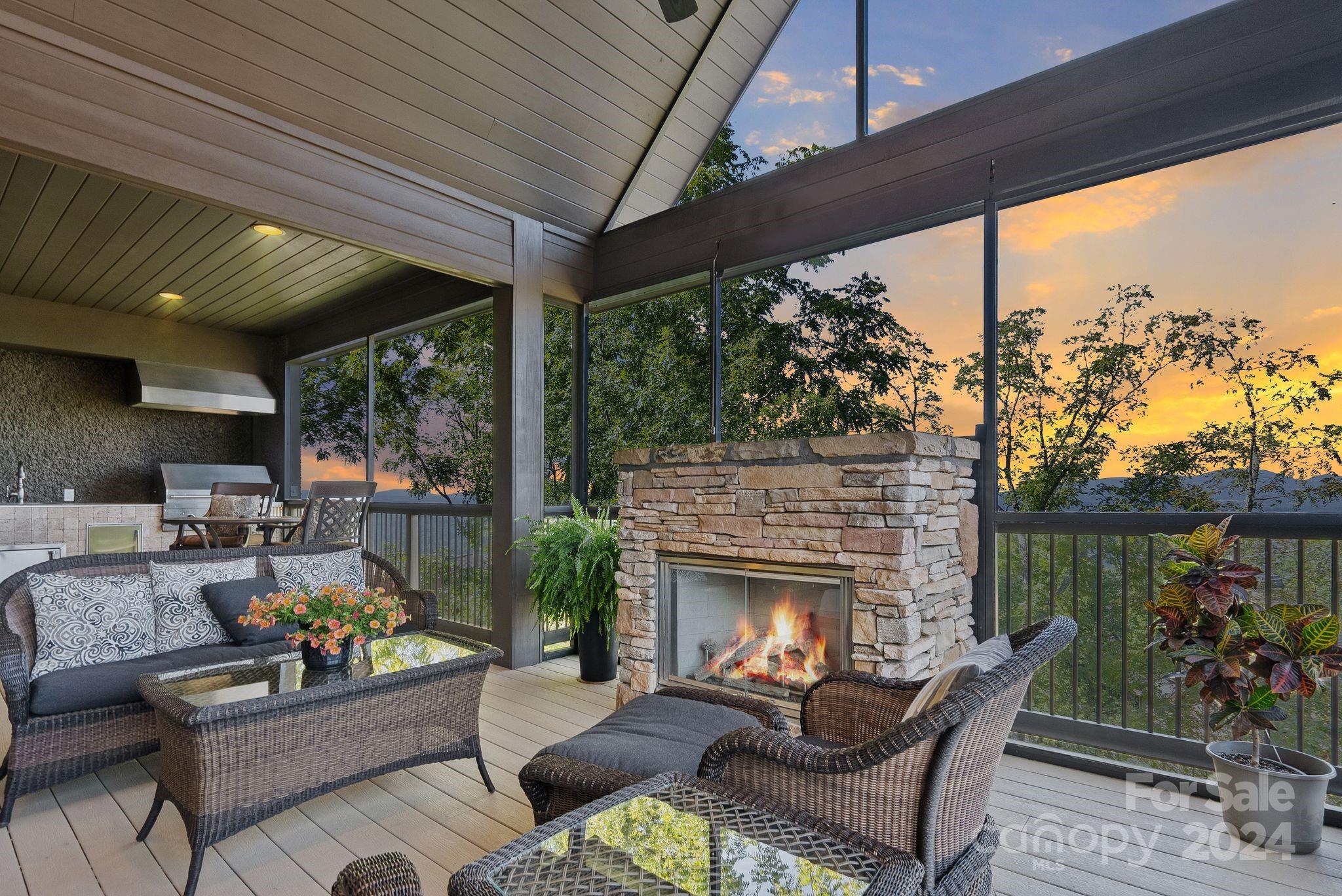 Reynolds Mountain - Residential