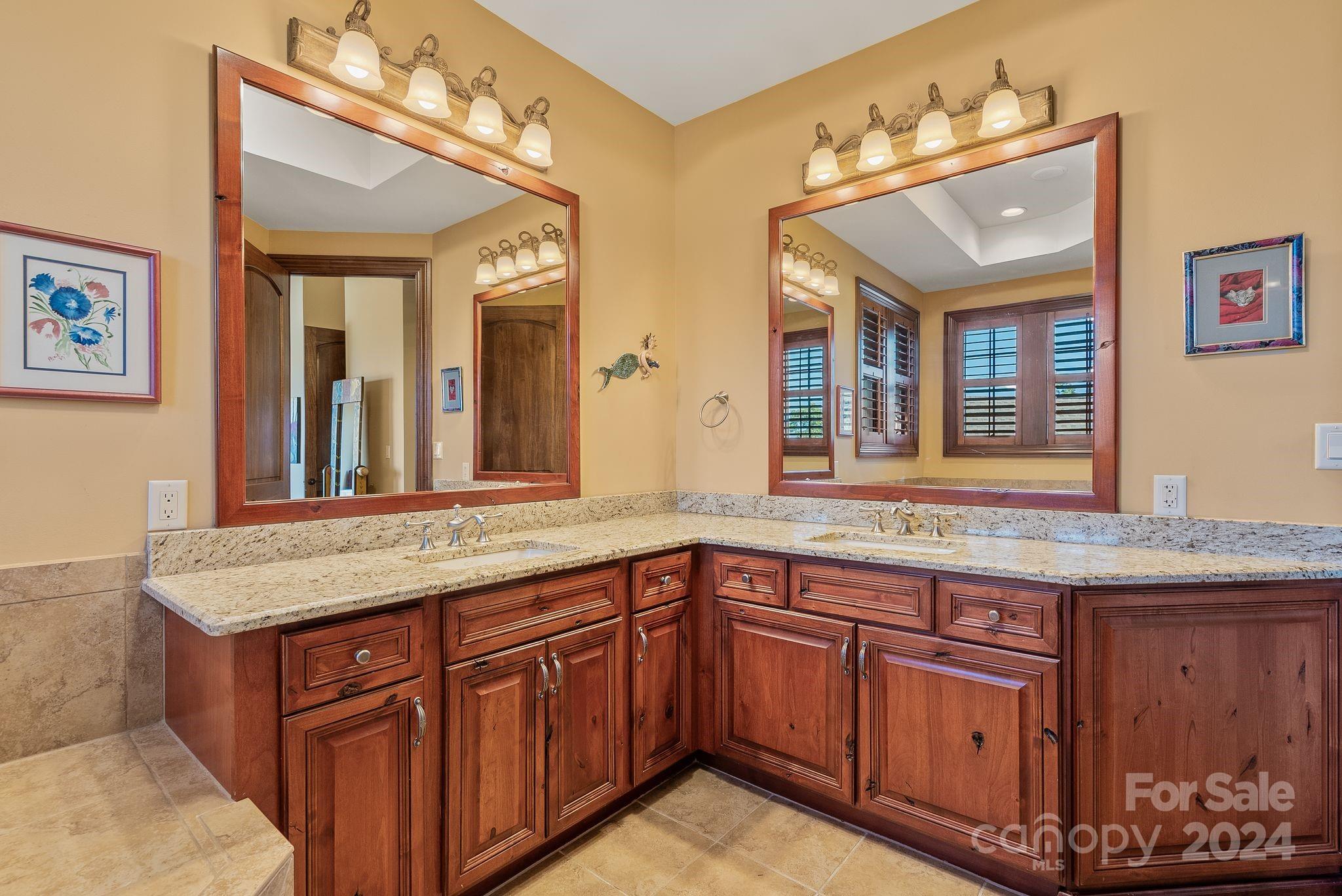 Reynolds Mountain - Residential