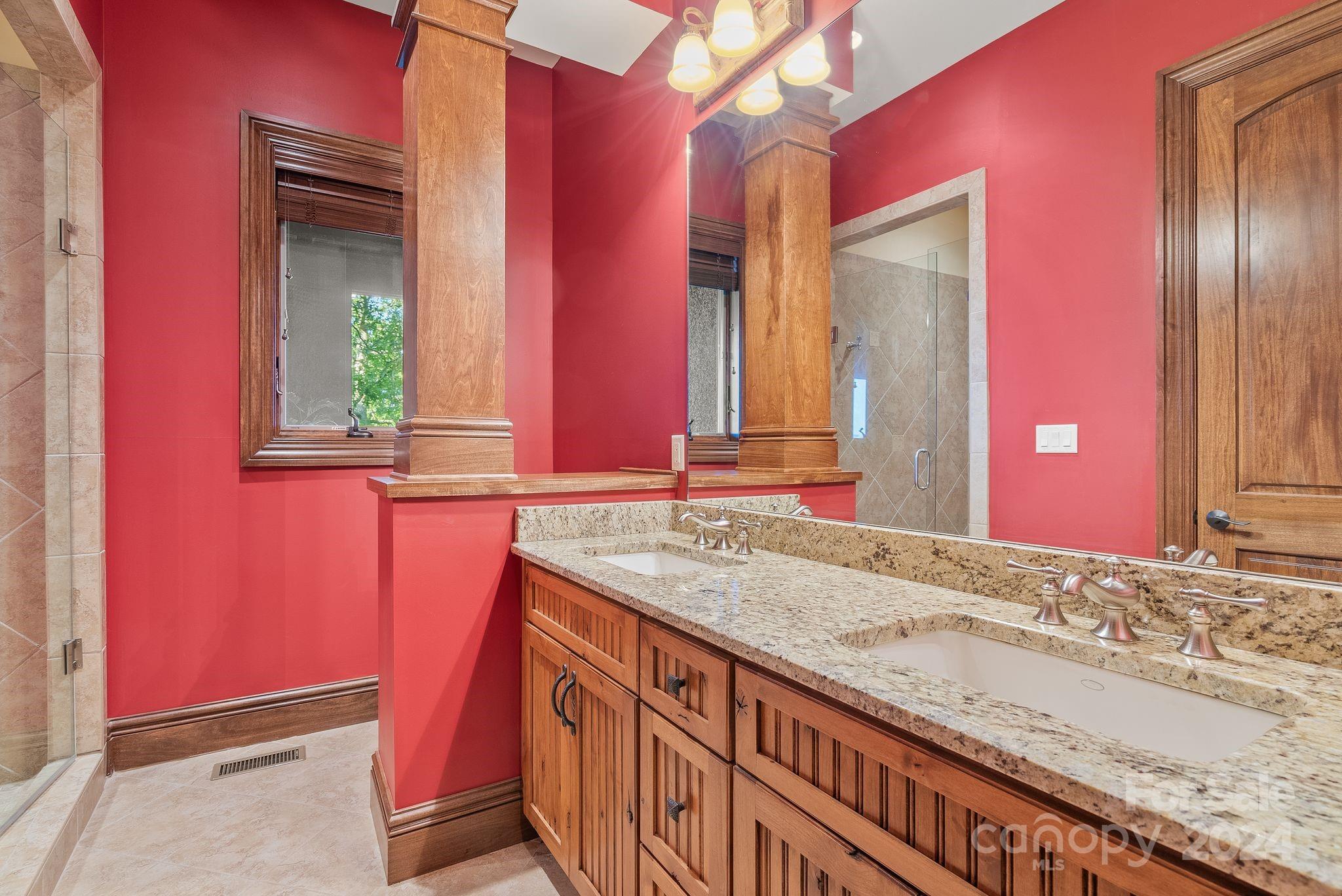 Reynolds Mountain - Residential