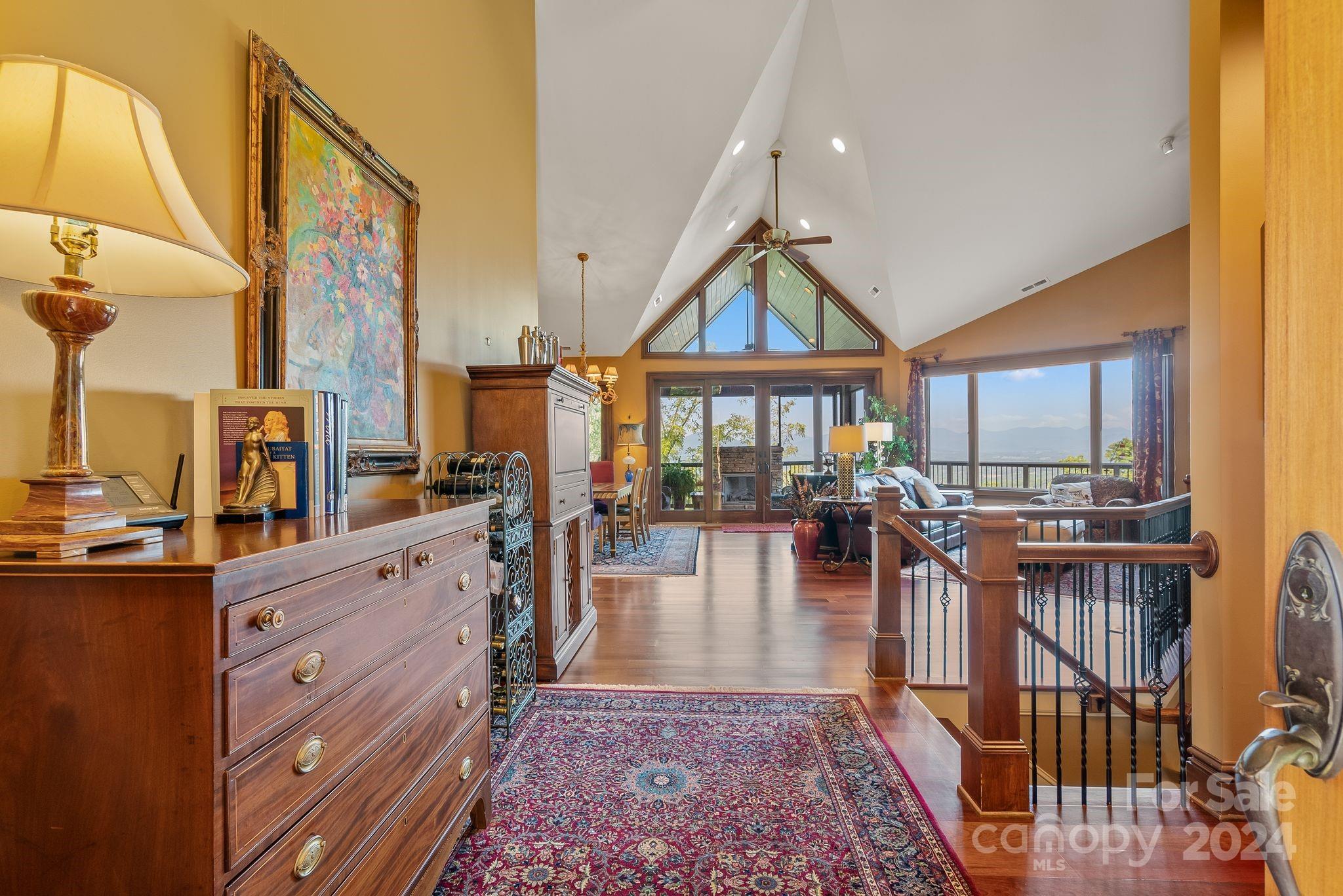 Reynolds Mountain - Residential