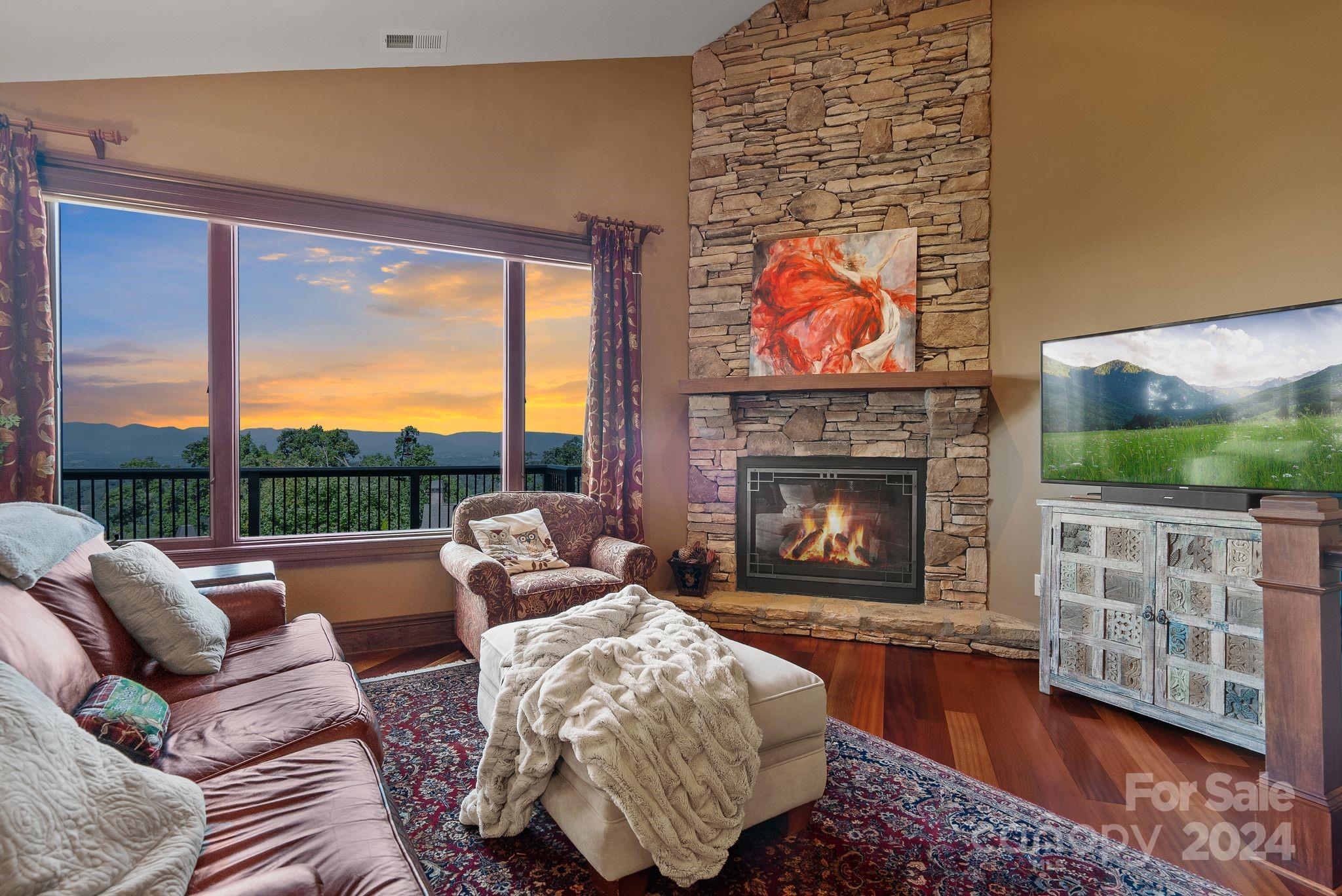 Reynolds Mountain - Residential