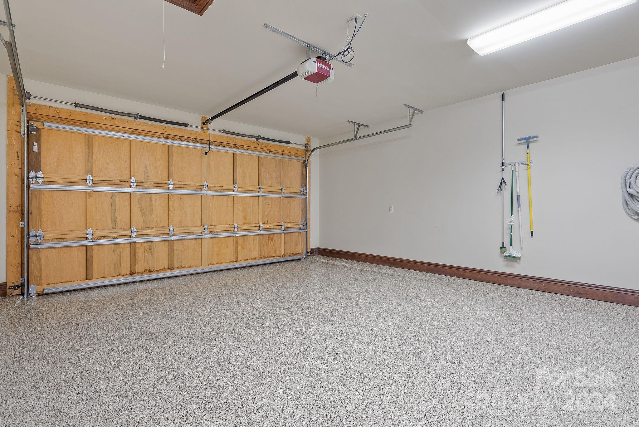 Reynolds Mountain - Residential