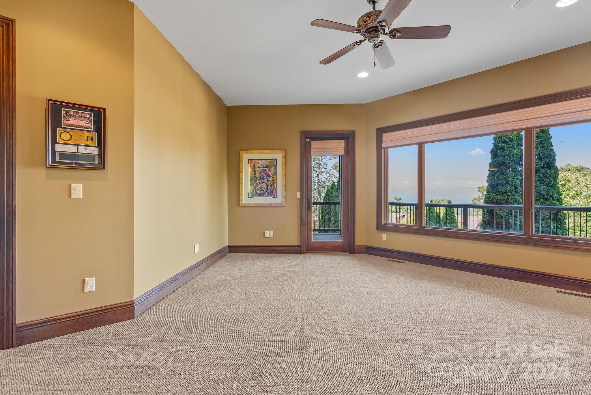 Reynolds Mountain - Residential