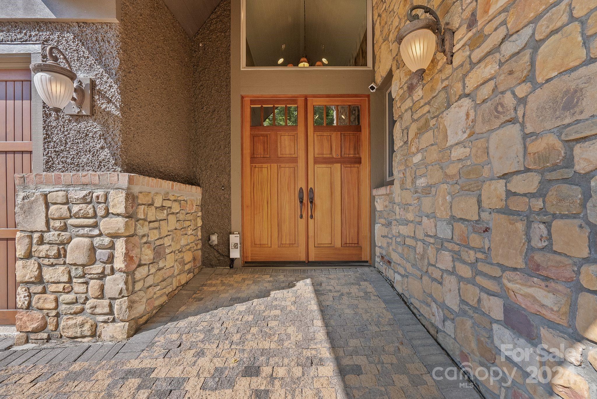 Reynolds Mountain - Residential