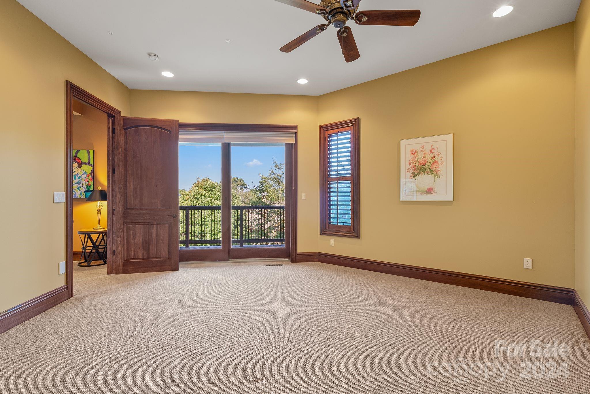 Reynolds Mountain - Residential