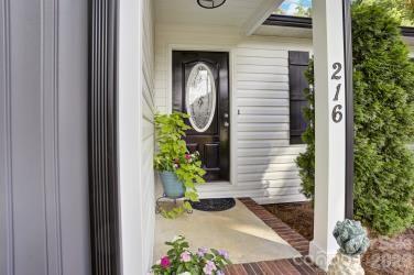 216 Hillside Avenue SW 36-38