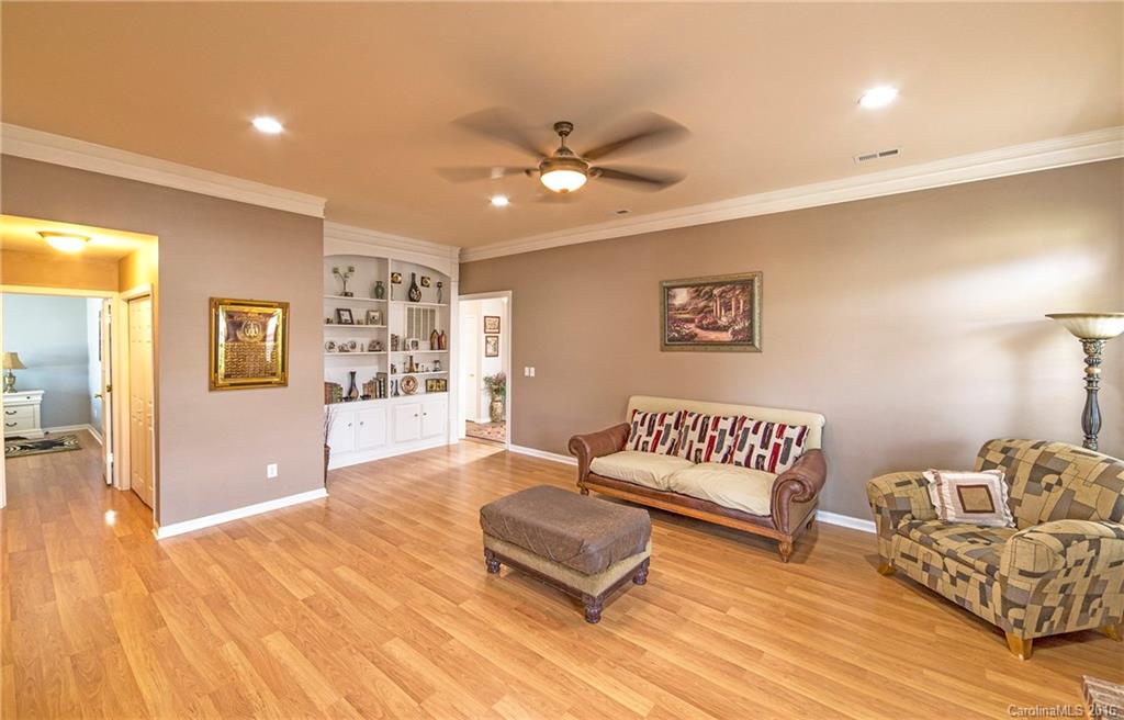 Brandon Oaks - Residential