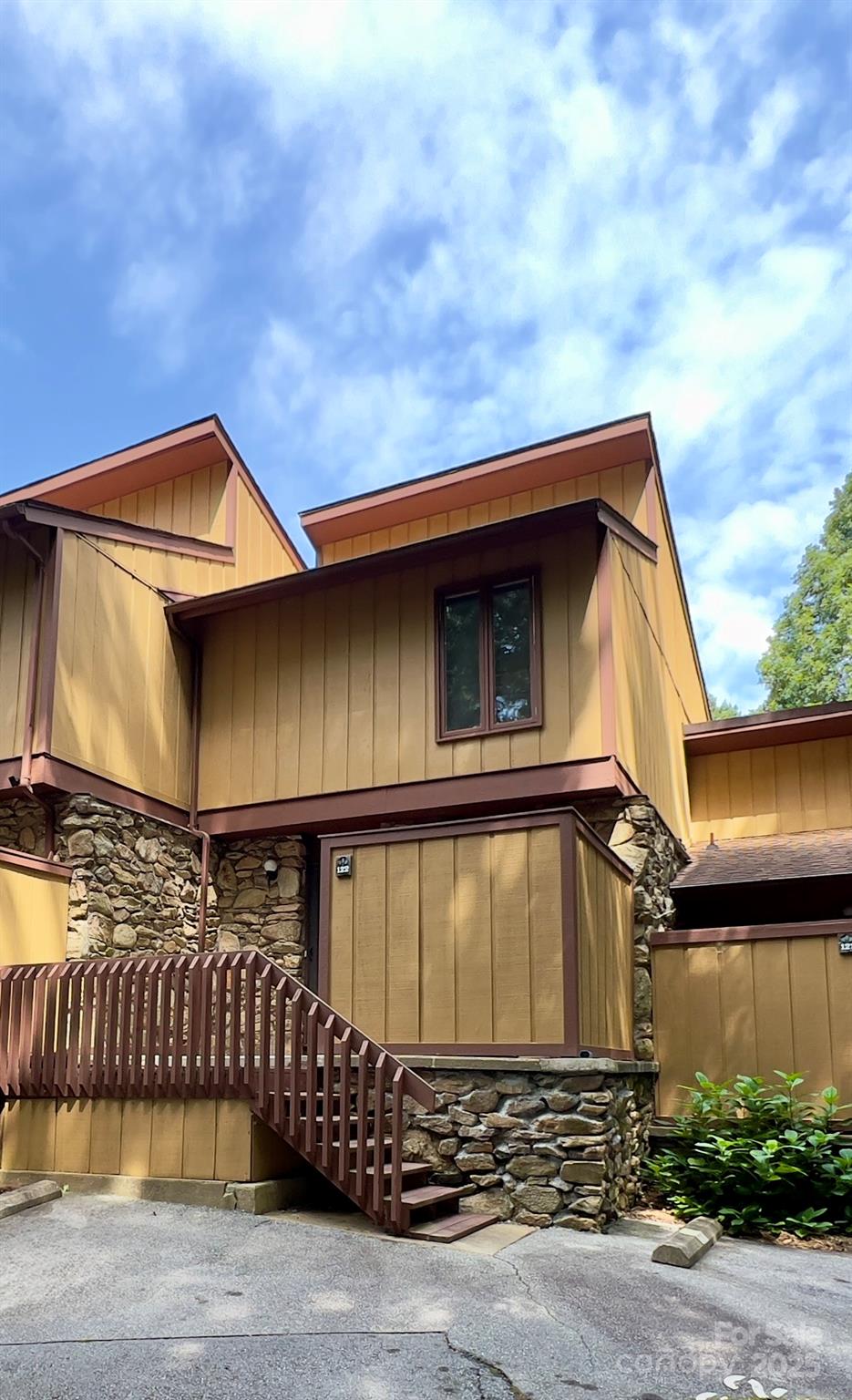 122 Colony Drive