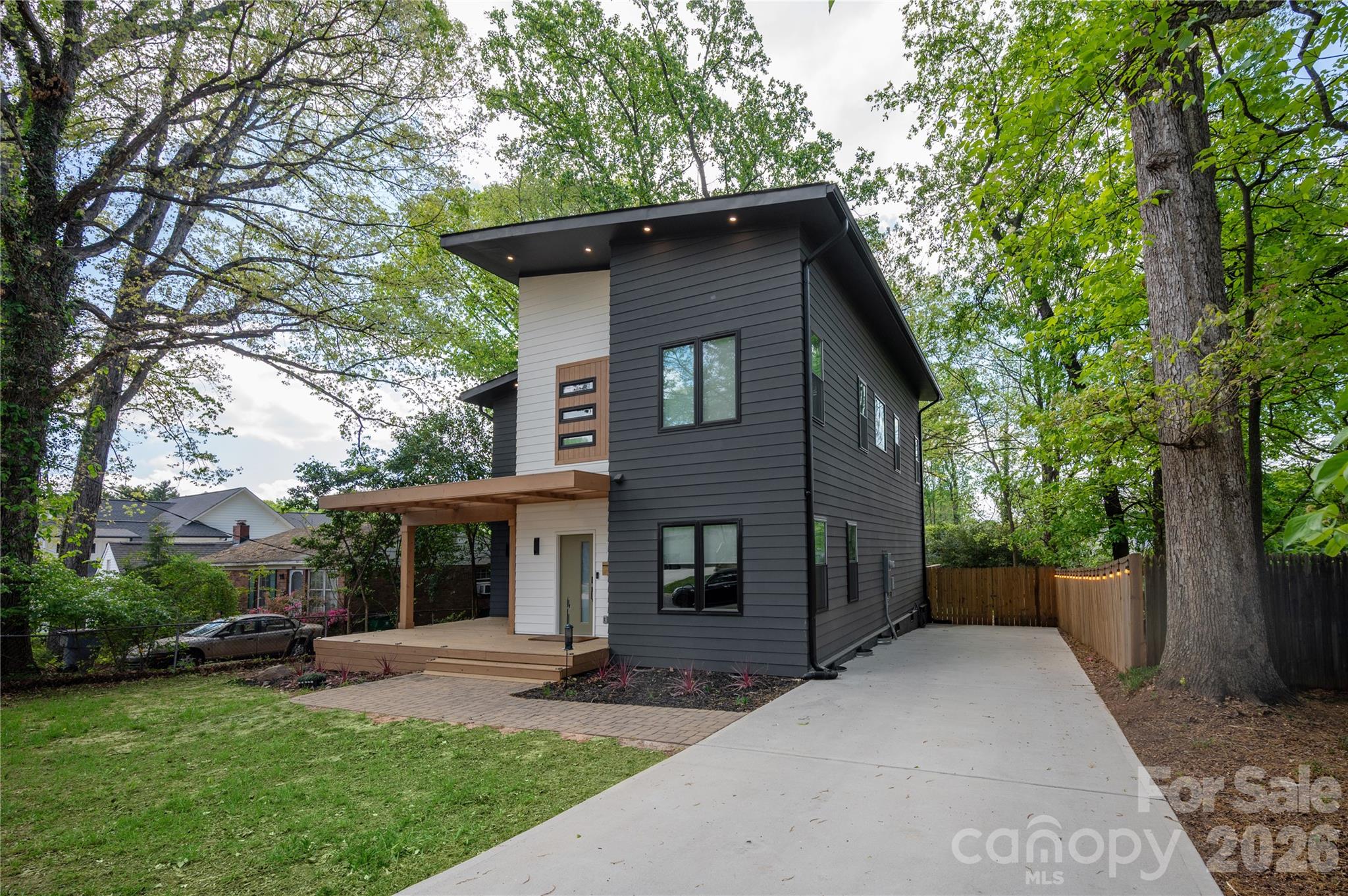 1608 Chippendale Road