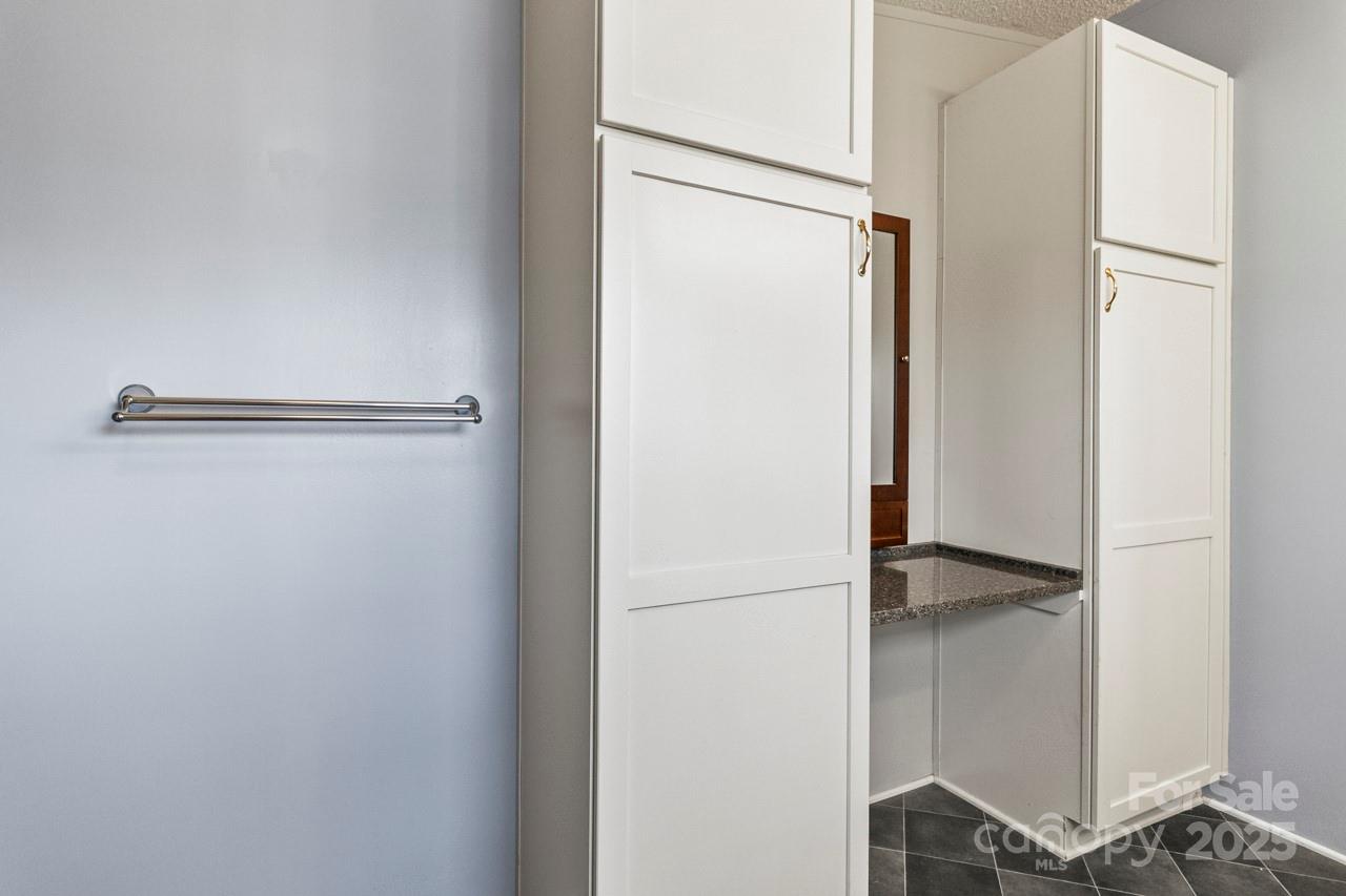 Mount Anderson - Residential