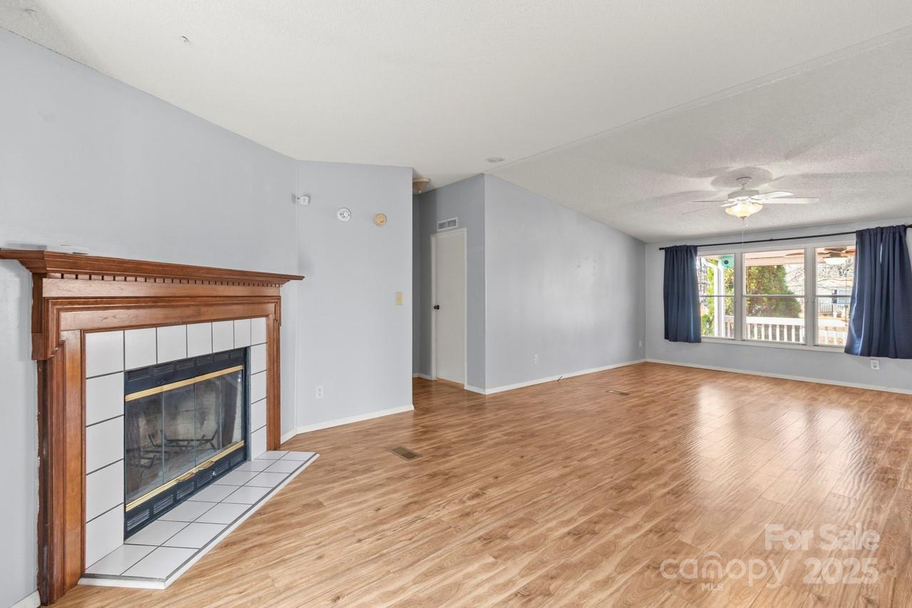 Mount Anderson - Residential