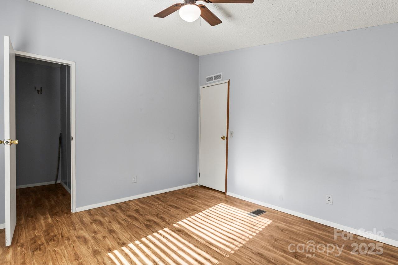 Mount Anderson - Residential