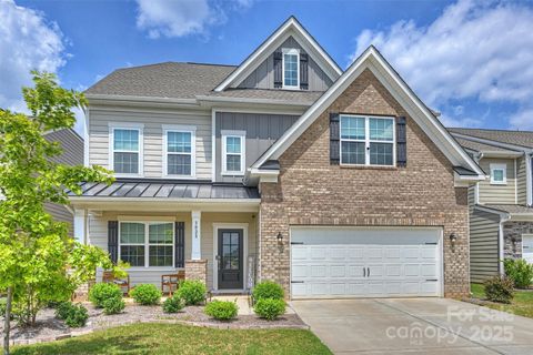 Photo of 3028 Virginia Trail Court, Fort Mill, SC 29715 (MLS # 4295999) Photo of 3028 Virginia Trail Court, Fort Mill, SC 29715 (MLS # 4295999)