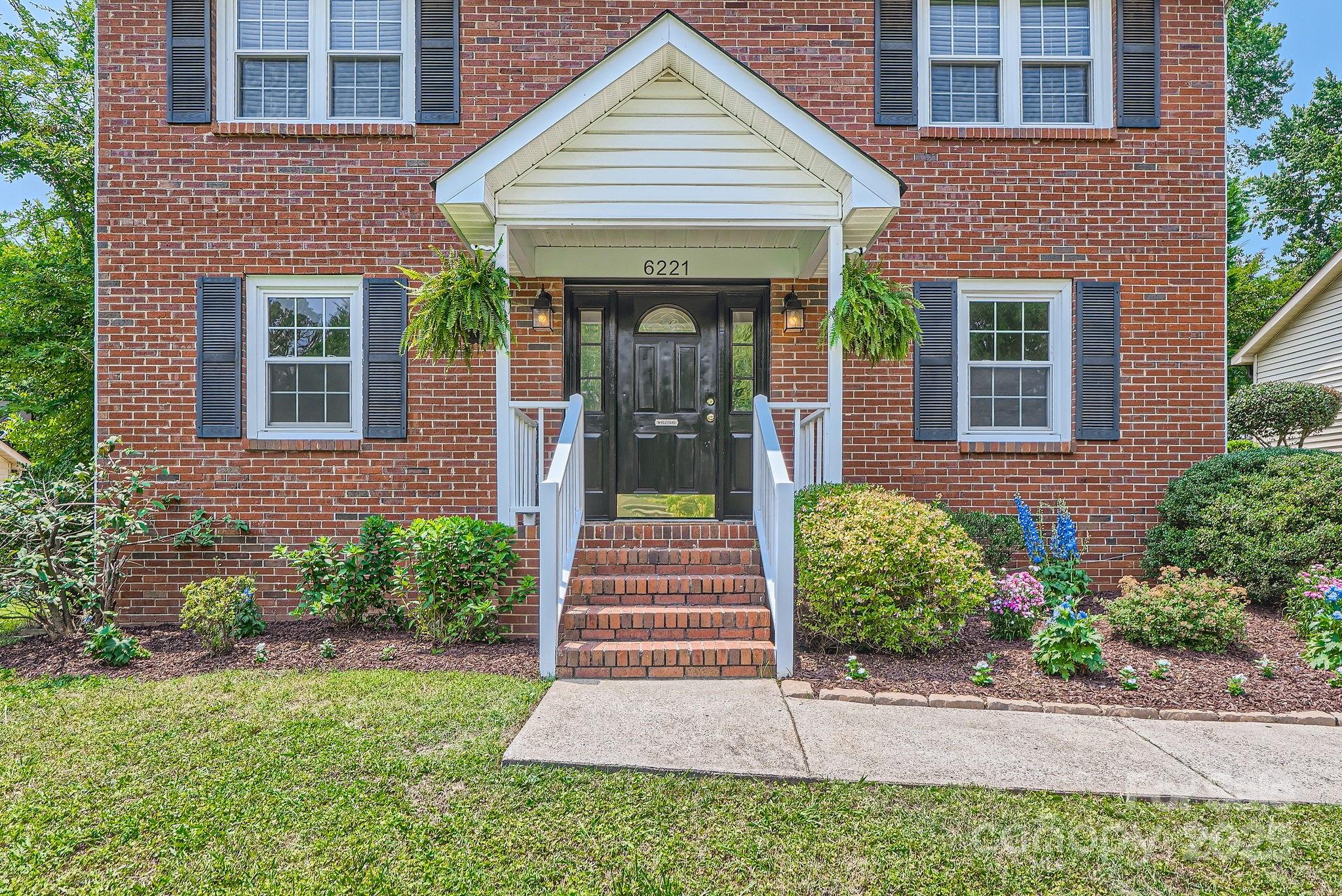 6221 Round Hill Road