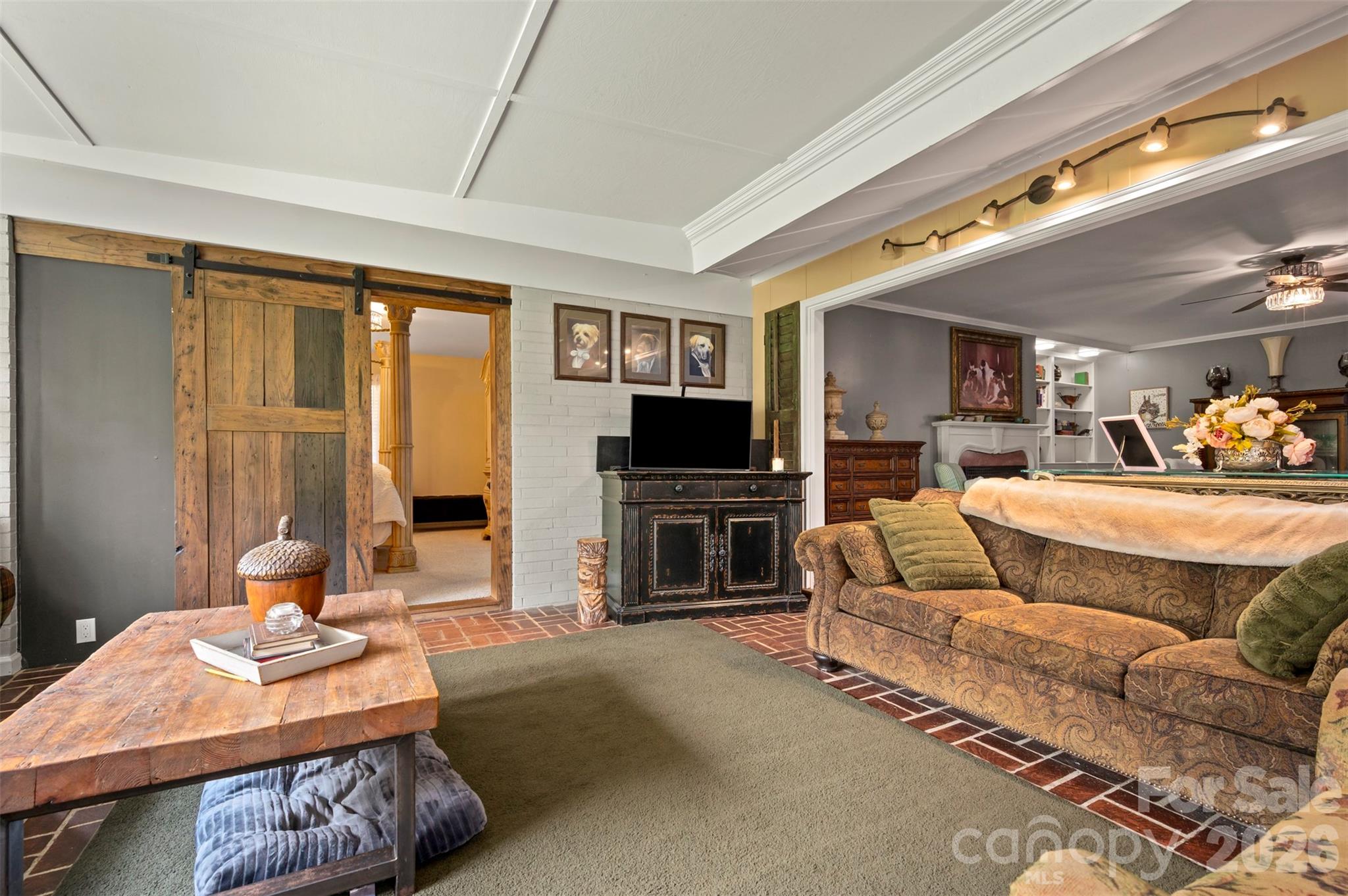 Persimmon Hill - Residential