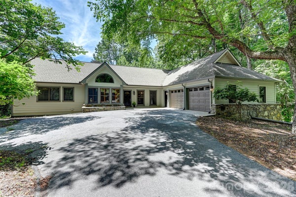 109 CHATTOOGA RUN, HENDERSONVILLE, NC 28739 - Image 4e60ba4850ff993df09f74a558819713/747623046