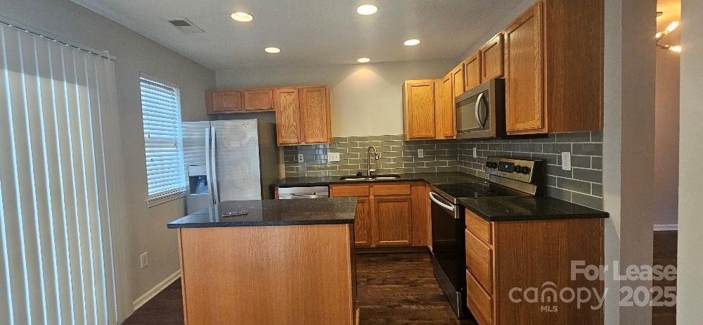 6807 Juniper Tree Street