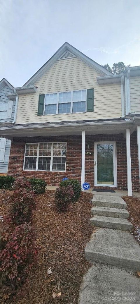 Photo of 6807 Juniper Tree Street, Charlotte, NC 28215 (MLS # 4326235)
