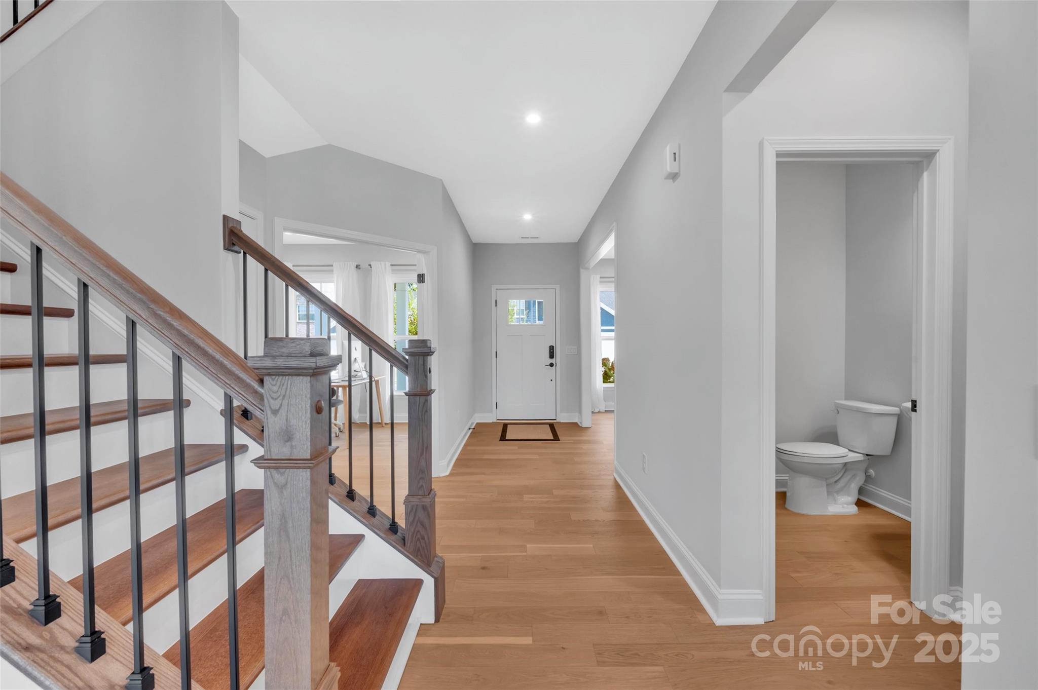 1185 Regions Boulevard