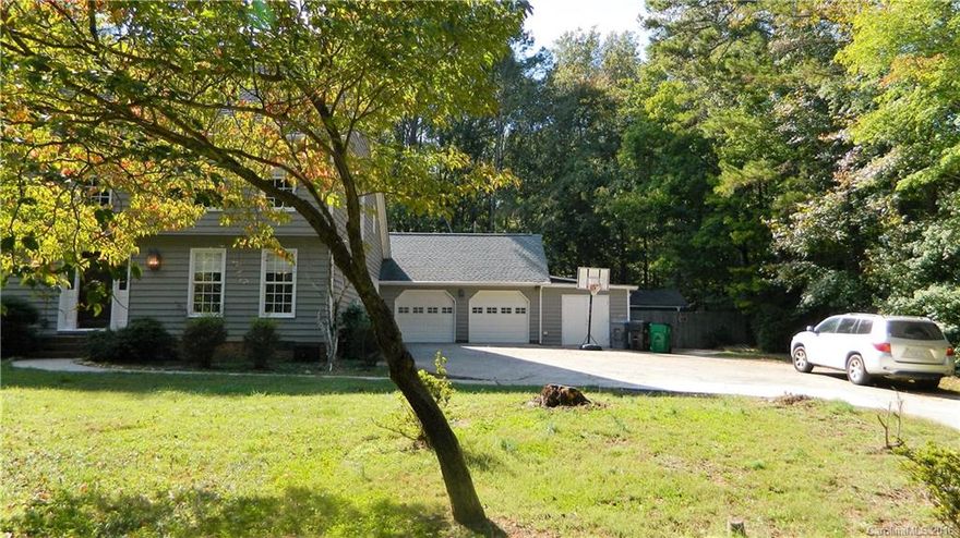 Must see...Providence Plantation! Beautiful 4 bedroom 3 full bath newly renovated home located in the desirable neighborhood with.... pool, tennis court and play area. Home features include attached 2 car garage, formal dining, living, family and great room with fireplace, eat in kitchen, washer and dryer connection. Home comes with lawn care service.