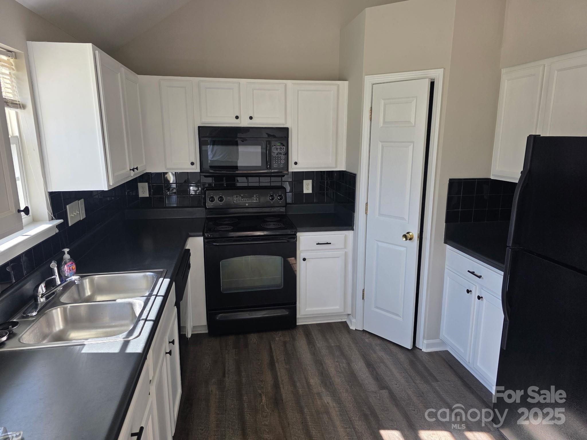 649 Favorwood Drive
