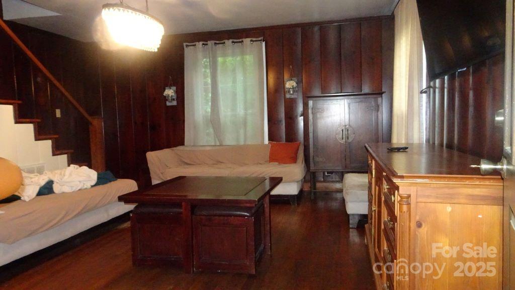 229 W Park Avenue